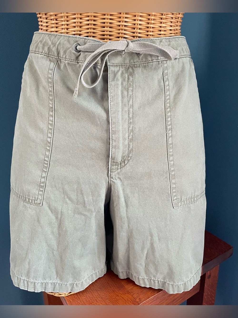 Old Navy Outlet Drawstring Khaki shorts Green 100% Cotton 6 inch Size 14